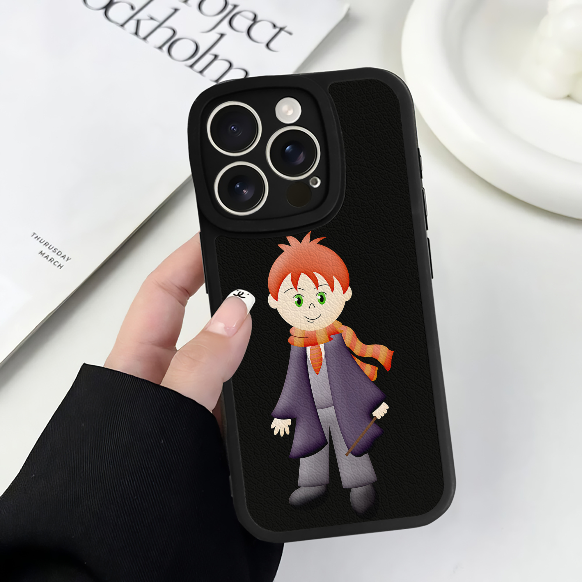 （画像用） Harry Potter ハリー・ポッターシリーズ 【iPhone 16シリーズ対応】シリコンスマホケース（レザー調） 材質：シリコン